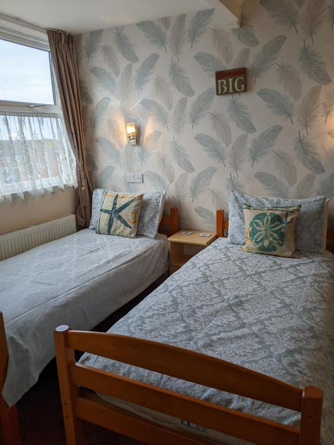 Cleasewood Guest House เกรทยาร์มัธ ภายนอก รูปภาพ