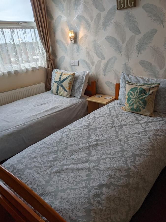 Cleasewood Guest House เกรทยาร์มัธ ภายนอก รูปภาพ