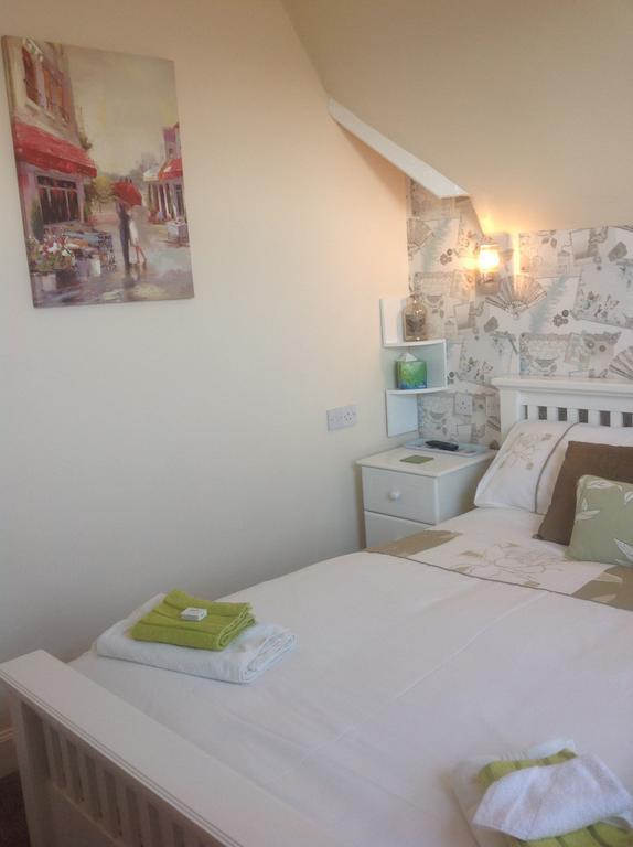 Cleasewood Guest House เกรทยาร์มัธ ภายนอก รูปภาพ