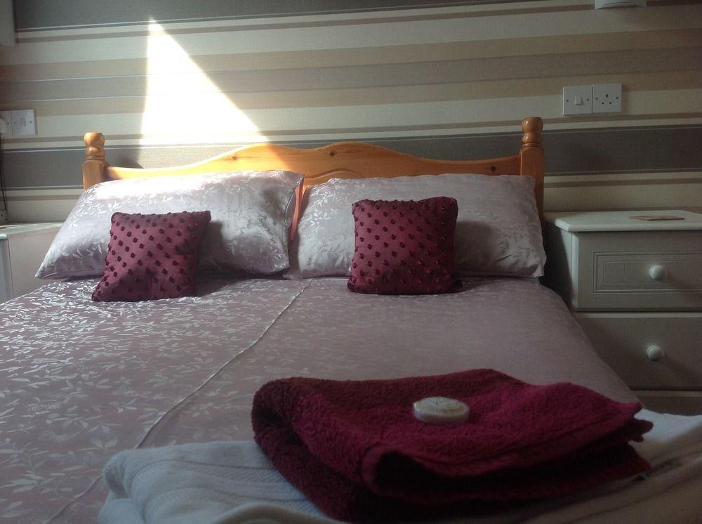 Cleasewood Guest House เกรทยาร์มัธ ภายนอก รูปภาพ