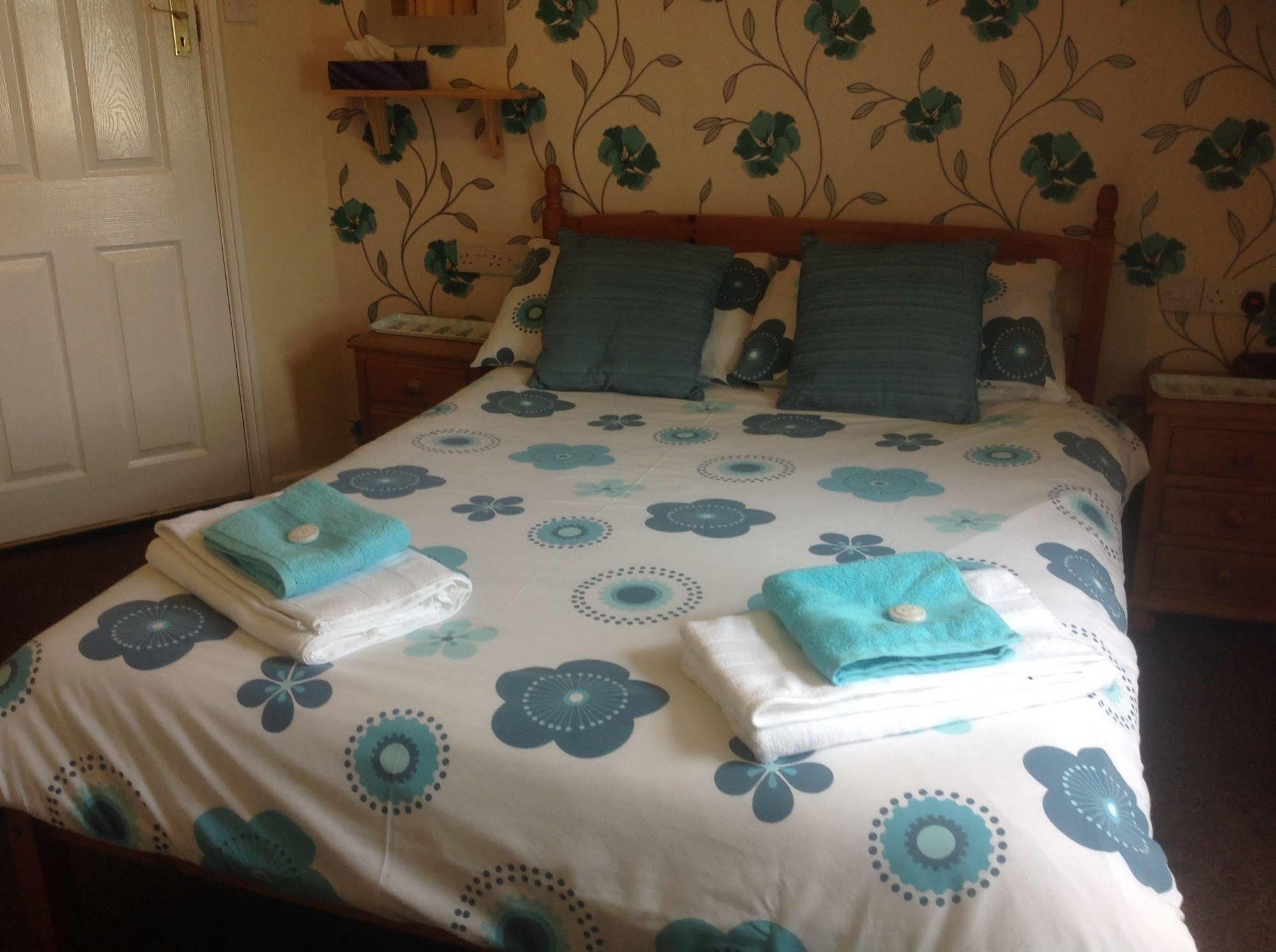 Cleasewood Guest House เกรทยาร์มัธ ภายนอก รูปภาพ