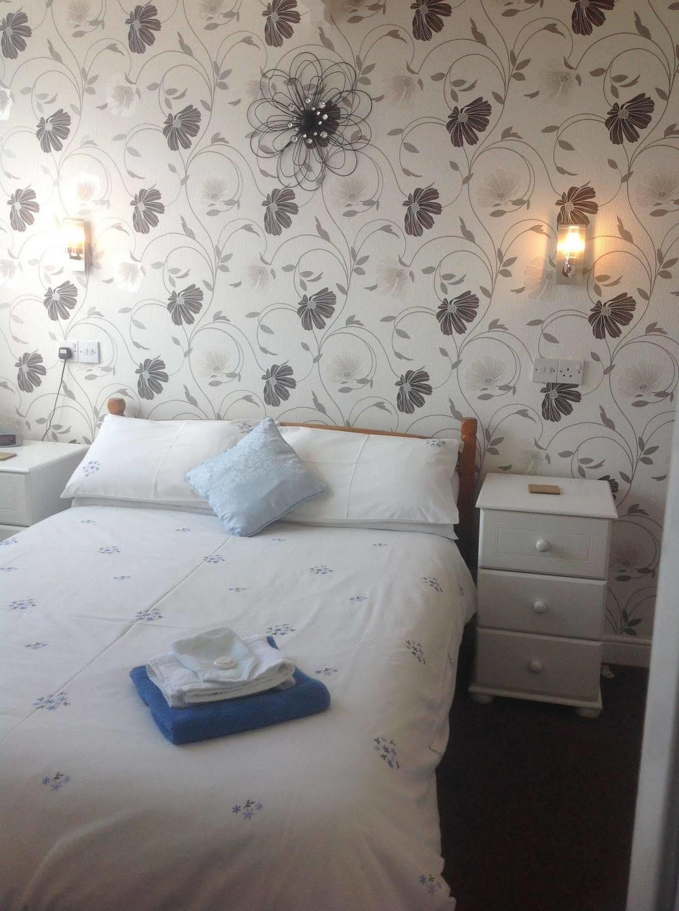 Cleasewood Guest House เกรทยาร์มัธ ภายนอก รูปภาพ